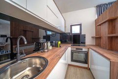 Luxury-Journey-6-CETVOROKREVETNI-APARTMAN-POTKROVLJE-9