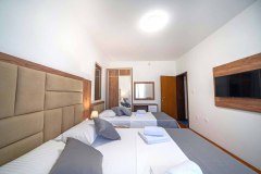 Luxury-Journey-7-TROKREVETNI-APARTMAN-SPRAT-I-7